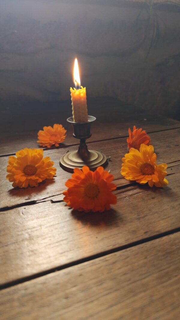 Pack de Velas de Miel Artesanales con Ritual narrado - Imagen 2