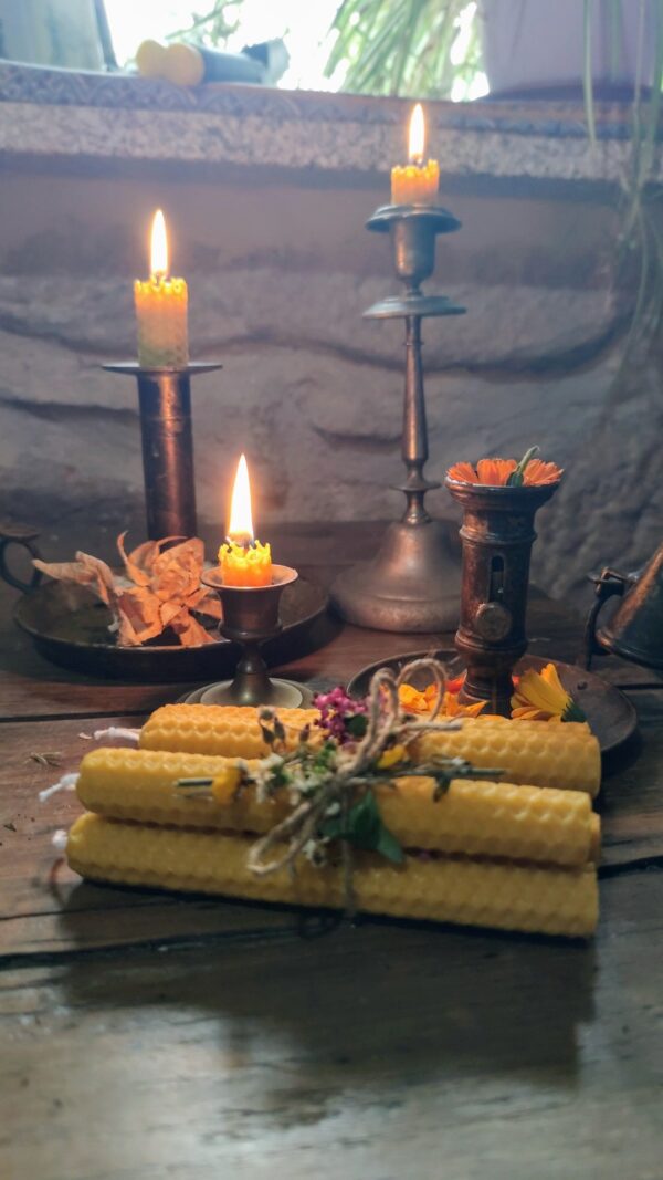 Pack de Velas de Miel Artesanales con Ritual narrado - Imagen 3